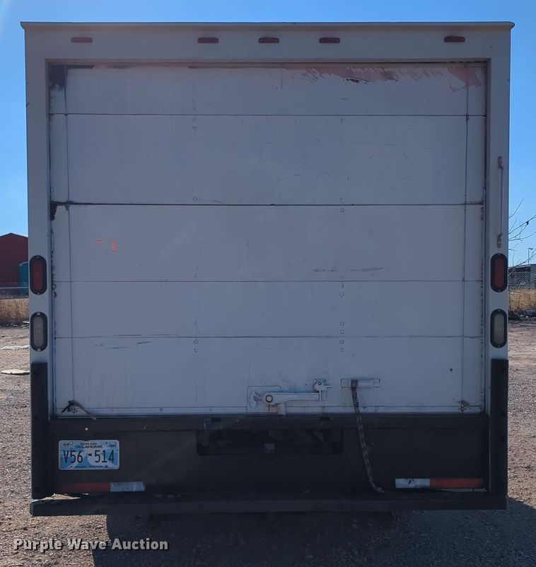 image for item LY9495 2010 GMC Savana  box truck