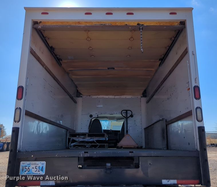 image for item LY9495 2010 GMC Savana  box truck