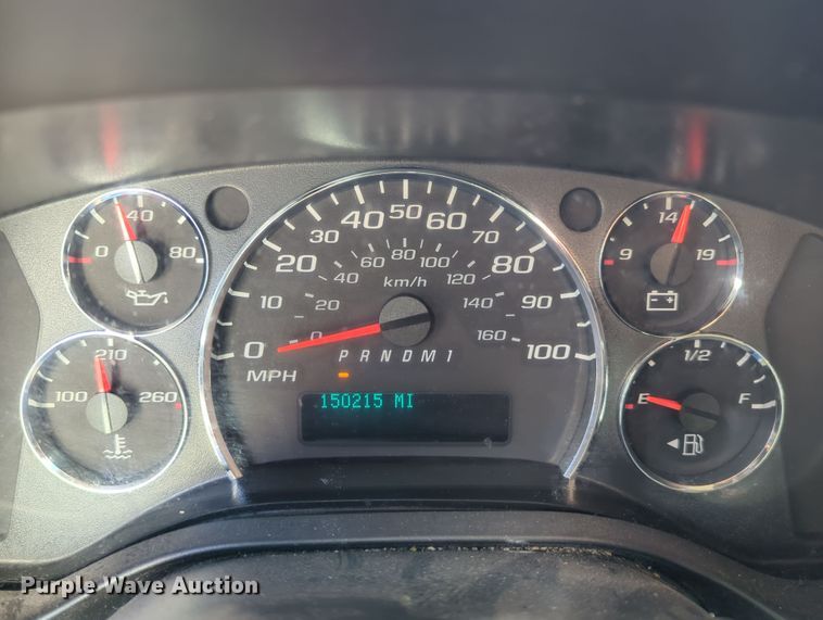 image for item LY9495 2010 GMC Savana  box truck