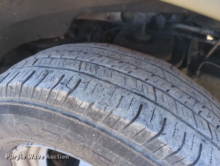 image for item LY9495 2010 GMC Savana  box truck