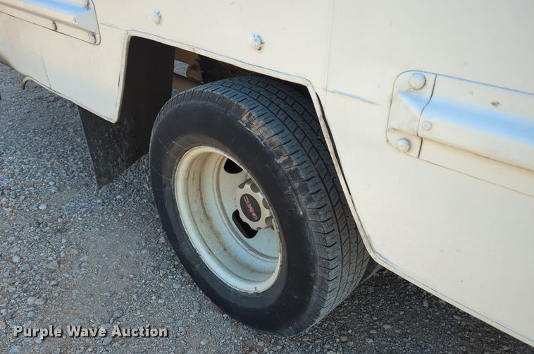 image for item LY9495 2010 GMC Savana  box truck