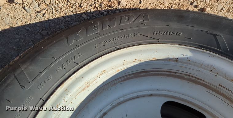 image for item LY9495 2010 GMC Savana  box truck