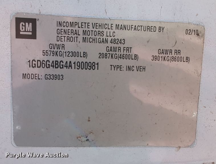 image for item LY9495 2010 GMC Savana  box truck