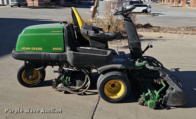 image for item MH9521 John Deere 2500  reel mower