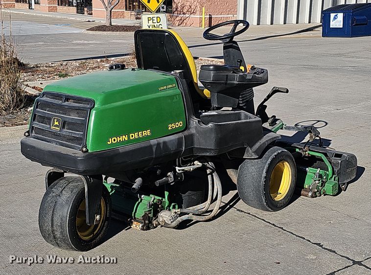 image for item MH9521 John Deere 2500  reel mower