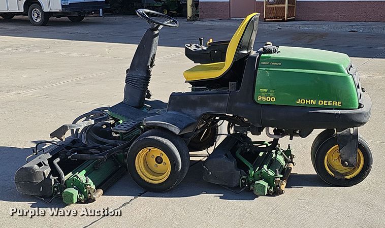 image for item MH9521 John Deere 2500  reel mower