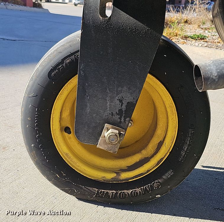 image for item MH9521 John Deere 2500  reel mower