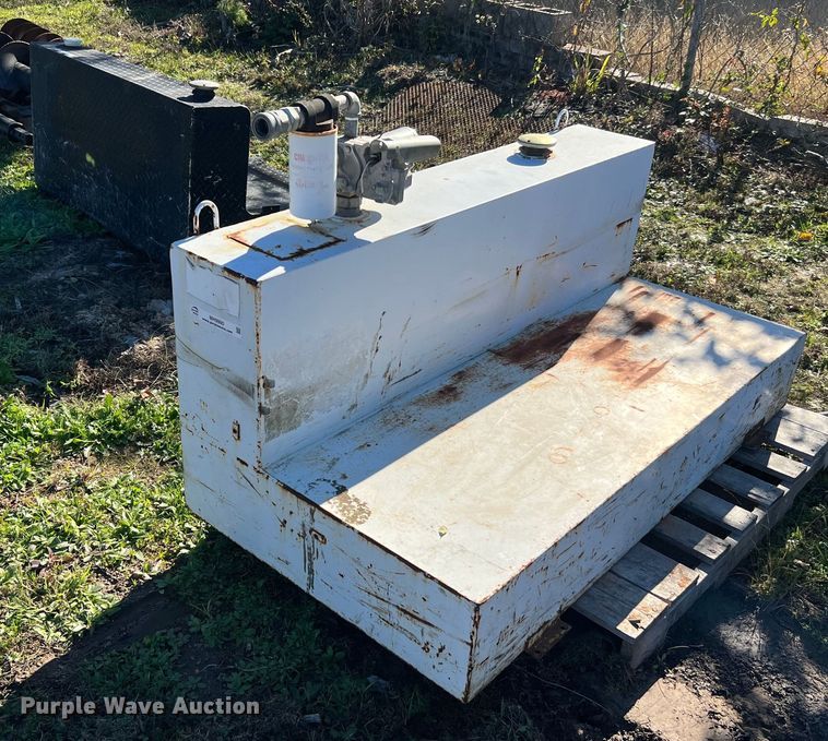 image for item MH9990 (2) auxiliary fuel tanks