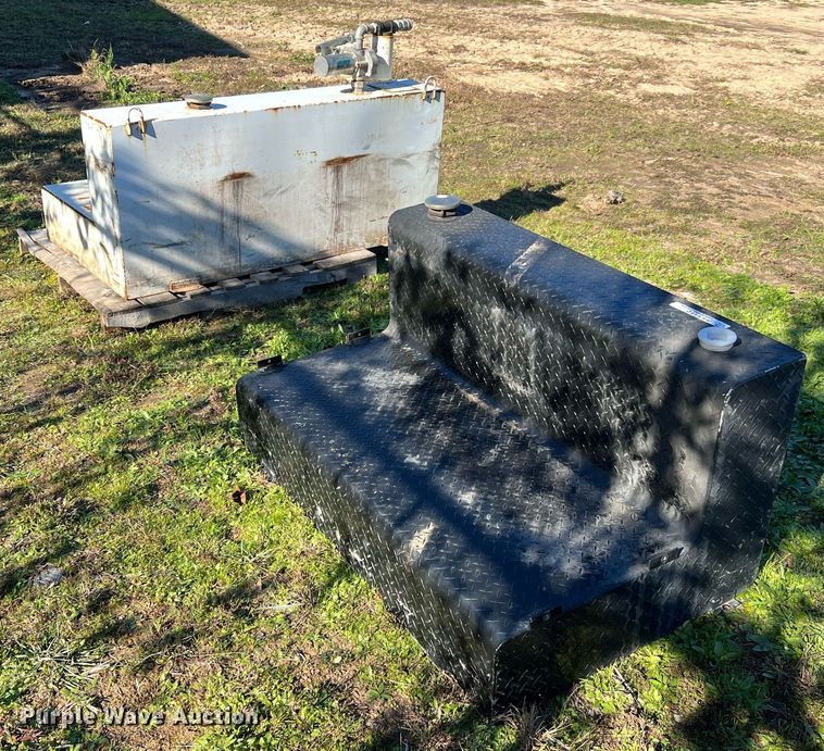 image for item MH9990 (2) auxiliary fuel tanks