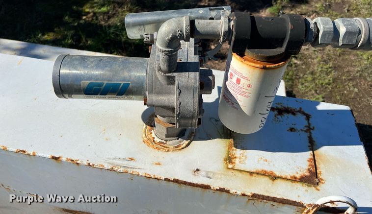 image for item MH9990 (2) auxiliary fuel tanks