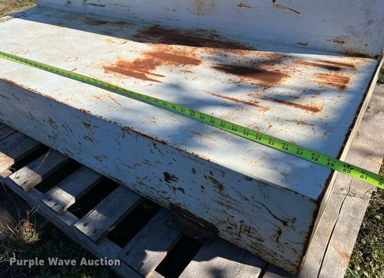 image for item MH9990 (2) auxiliary fuel tanks