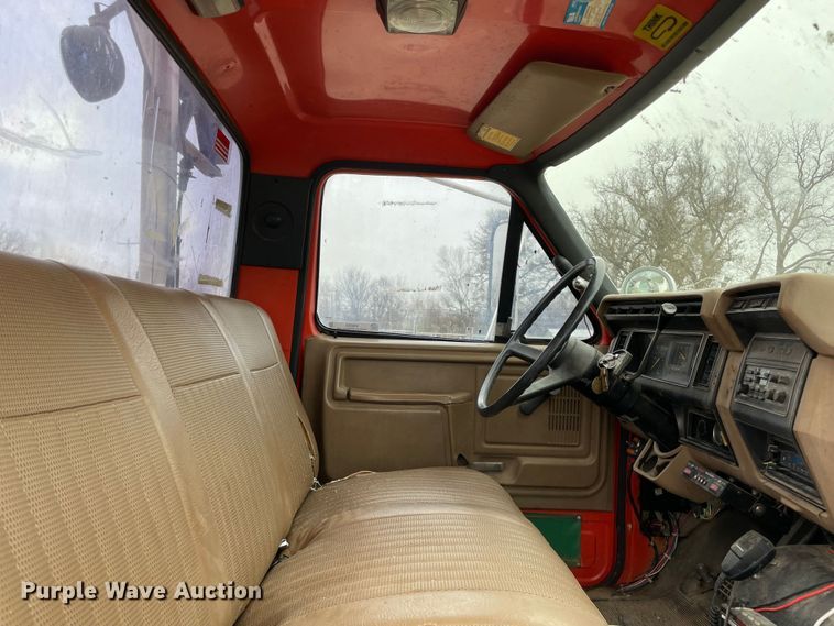 image for item MI9593 1989 Ford F600  bucket truck