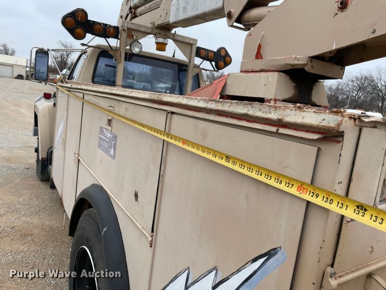 image for item MI9593 1989 Ford F600  bucket truck