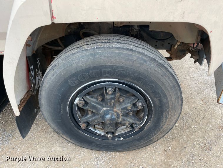 image for item MI9593 1989 Ford F600  bucket truck