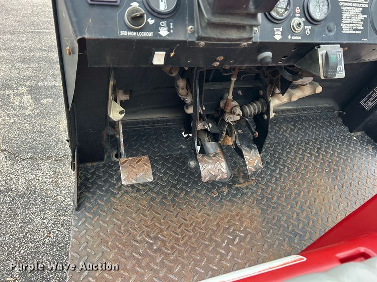 image for item MO9085 Toro Workman 3200  utility vehicle