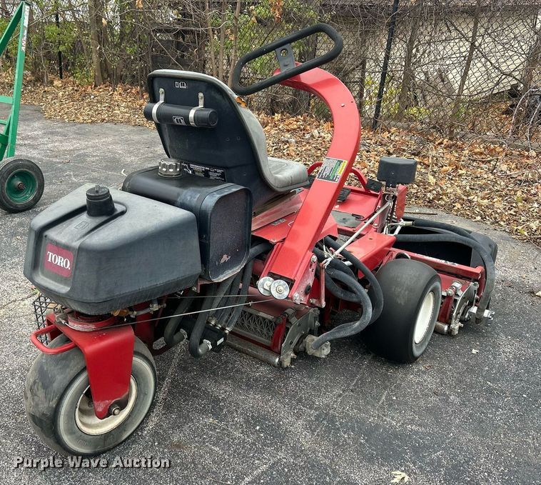 image for item MO9086 Toro Greensmaster 3050  reel mower