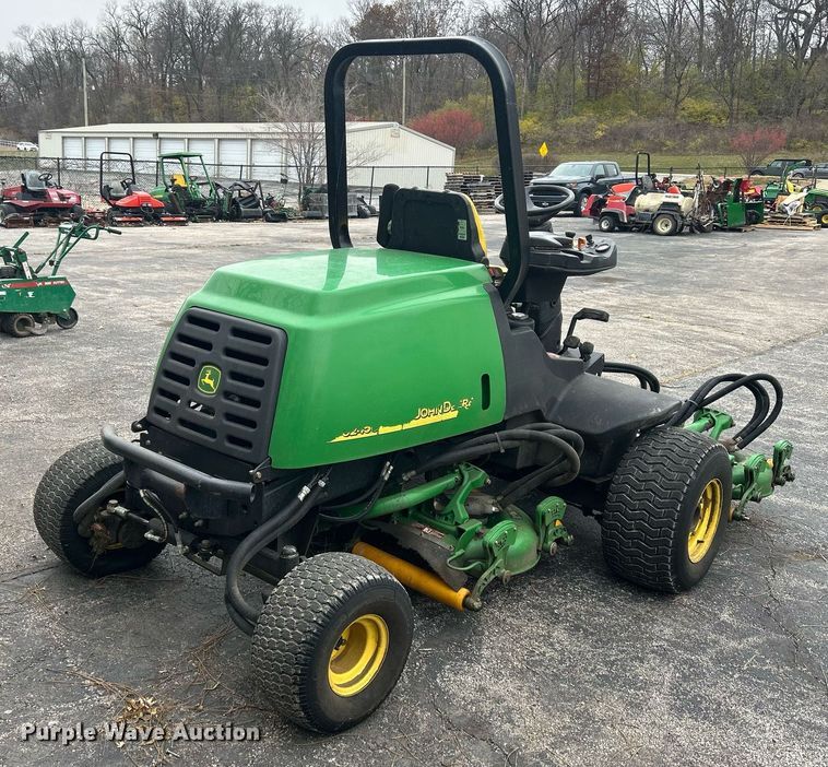 image for item MO9089 John Deere 3245C  gang mower