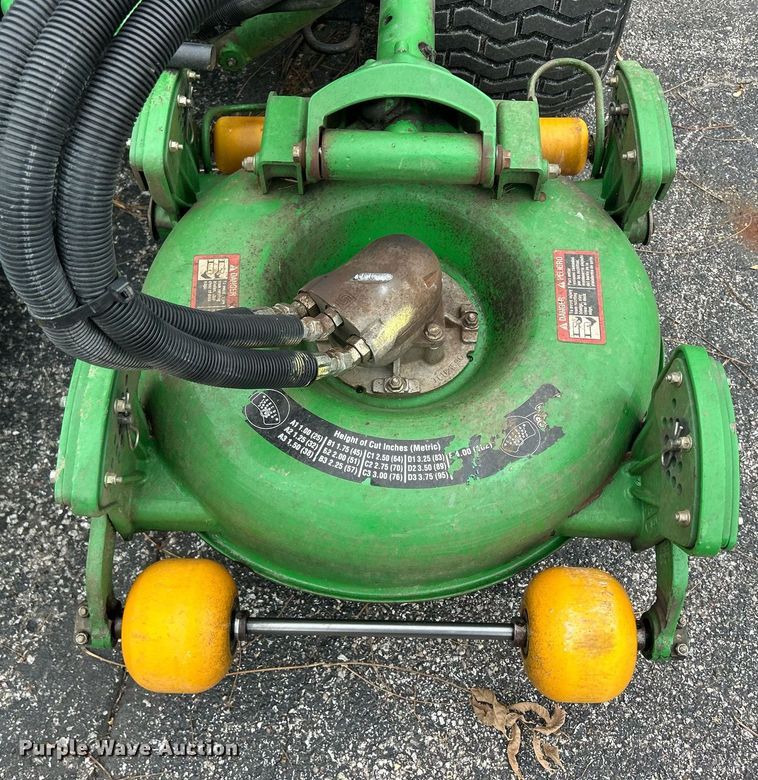 image for item MO9089 John Deere 3245C  gang mower