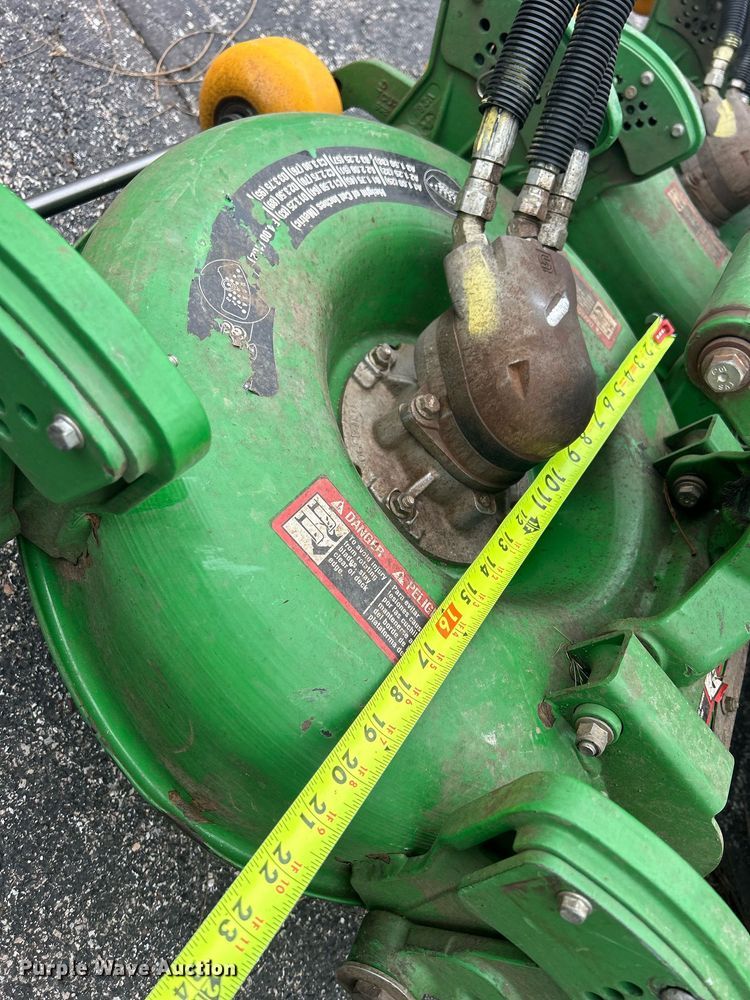 image for item MO9089 John Deere 3245C  gang mower