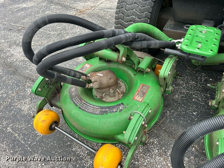 image for item MO9089 John Deere 3245C  gang mower