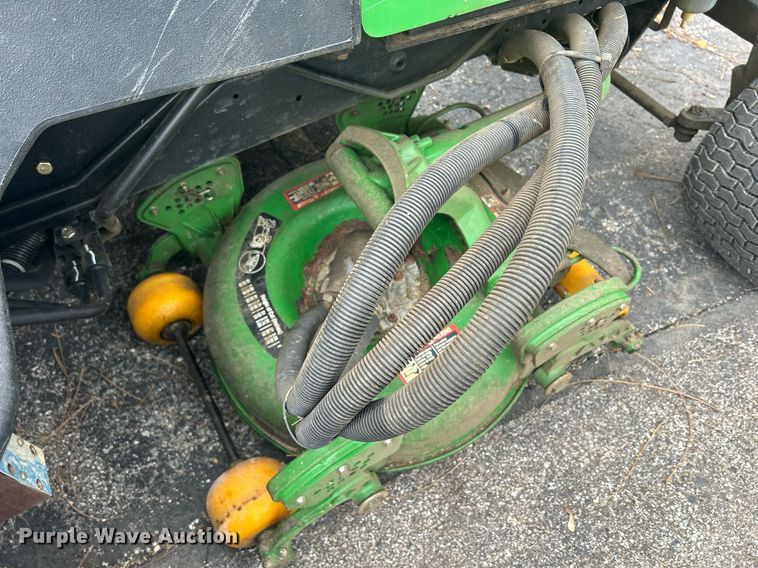 image for item MO9089 John Deere 3245C  gang mower