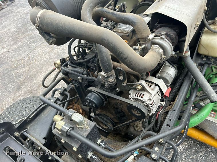 image for item MO9089 John Deere 3245C  gang mower