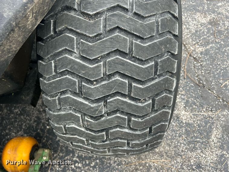 image for item MO9089 John Deere 3245C  gang mower