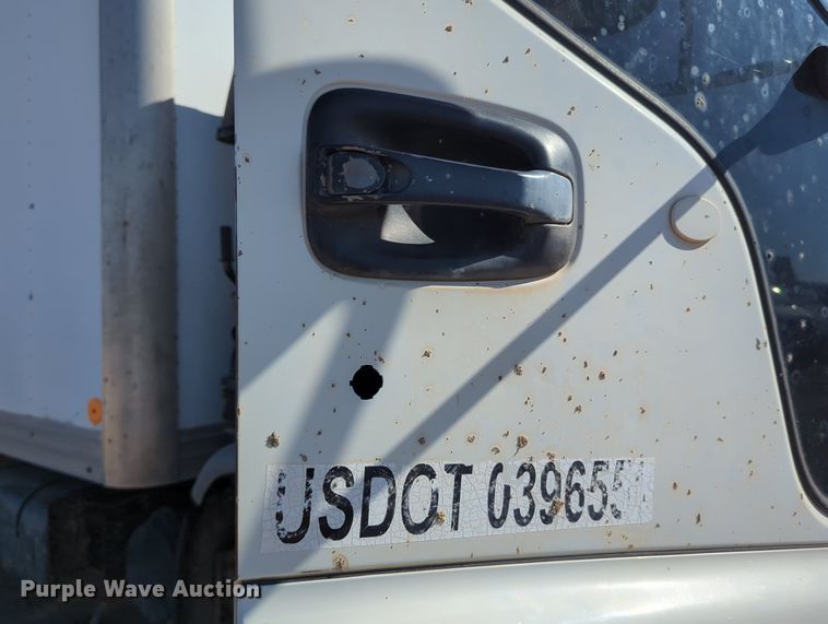 image for item MX9482 1998 GMC T6500  box truck