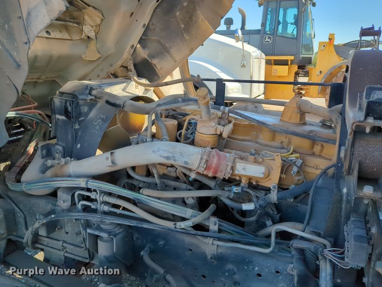 image for item MX9482 1998 GMC T6500  box truck