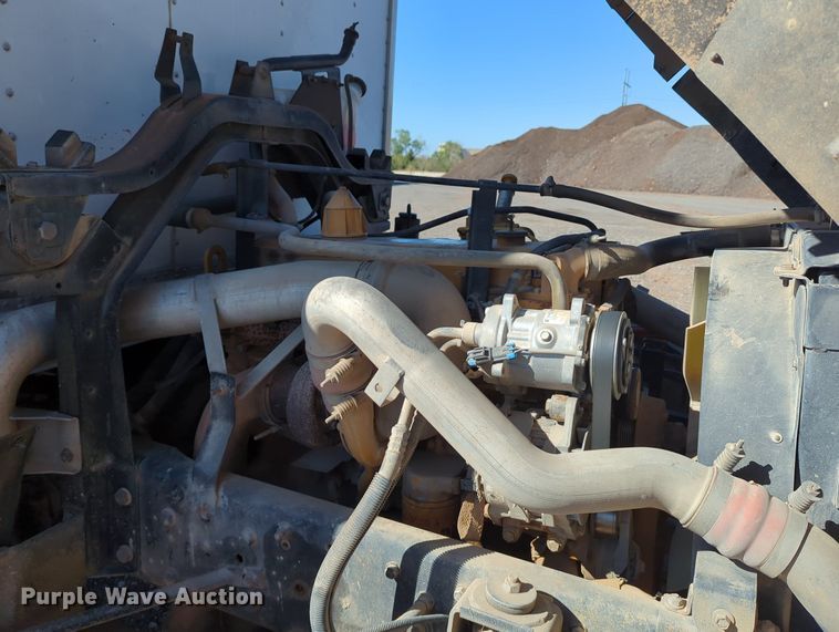 image for item MX9482 1998 GMC T6500  box truck