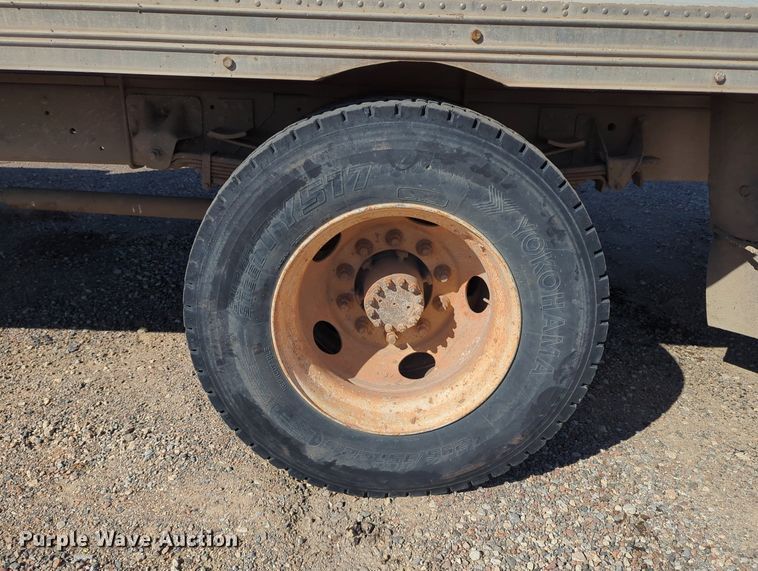 image for item MX9482 1998 GMC T6500  box truck