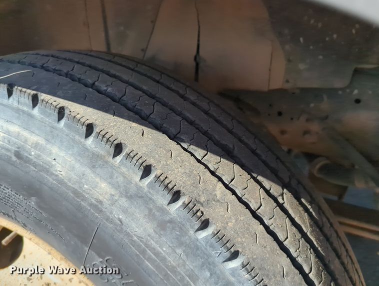 image for item MX9482 1998 GMC T6500  box truck