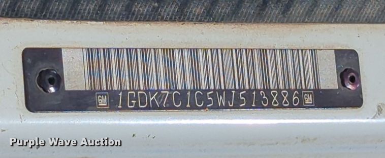 image for item MX9482 1998 GMC T6500  box truck