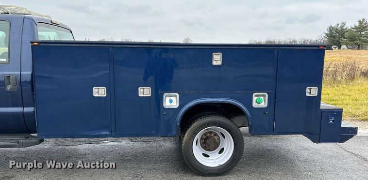 image for item NE9605 2012 Ford F550 XL Super Duty  Crew Cab utility / service truck