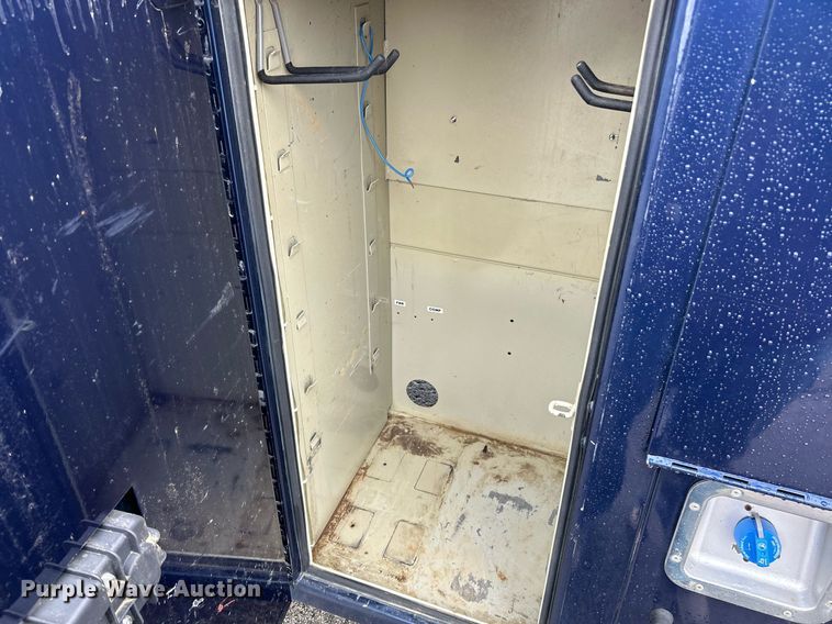 image for item NE9605 2012 Ford F550 XL Super Duty  Crew Cab utility / service truck