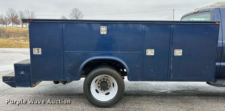 image for item NE9605 2012 Ford F550 XL Super Duty  Crew Cab utility / service truck