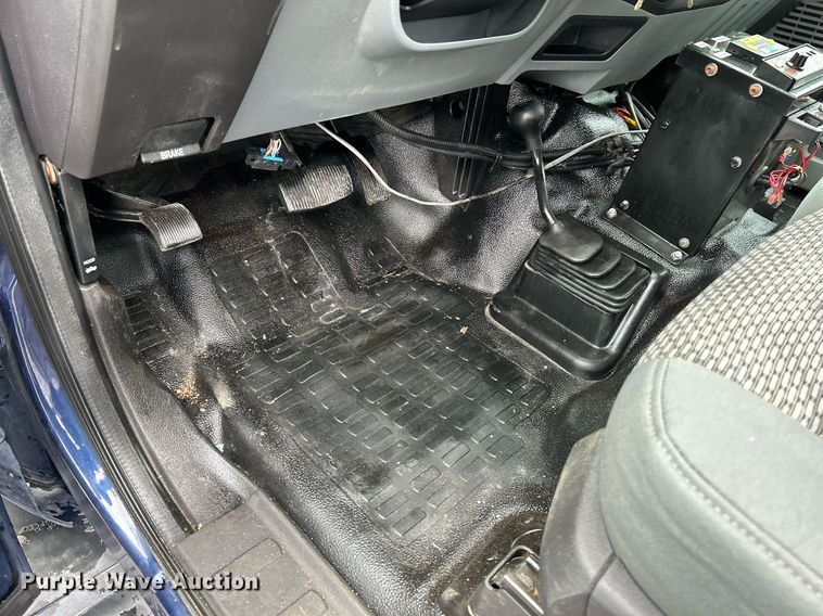 image for item NE9605 2012 Ford F550 XL Super Duty  Crew Cab utility / service truck