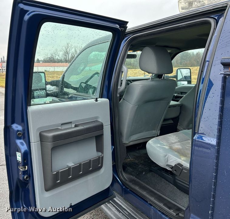 image for item NE9605 2012 Ford F550 XL Super Duty  Crew Cab utility / service truck