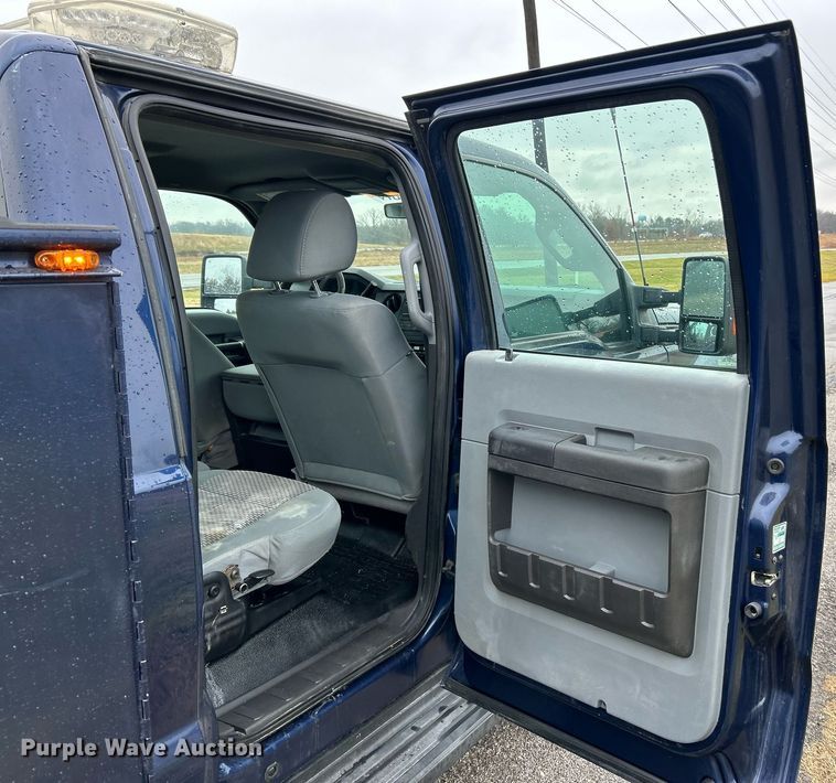 image for item NE9605 2012 Ford F550 XL Super Duty  Crew Cab utility / service truck