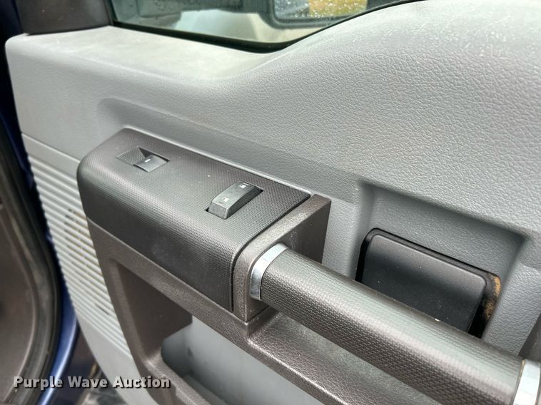 image for item NE9605 2012 Ford F550 XL Super Duty  Crew Cab utility / service truck