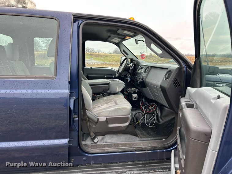 image for item NE9605 2012 Ford F550 XL Super Duty  Crew Cab utility / service truck