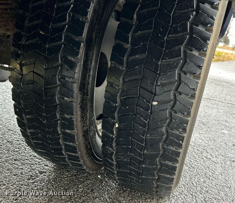 image for item NE9605 2012 Ford F550 XL Super Duty  Crew Cab utility / service truck