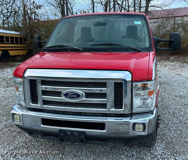 image for item NE9627 2017 Ford E450 Super Duty  van cab and chassis