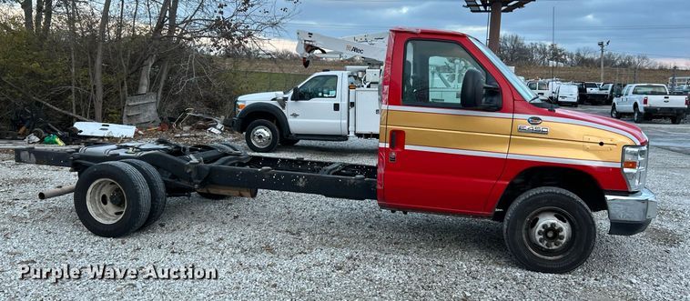 image for item NE9627 2017 Ford E450 Super Duty  van cab and chassis