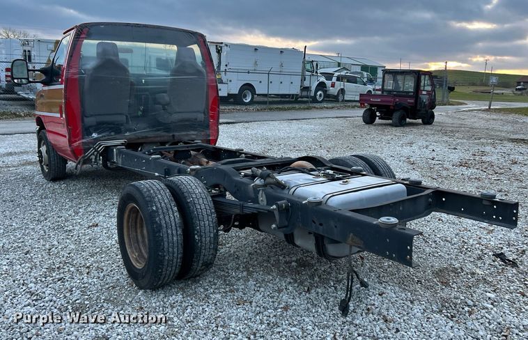 image for item NE9627 2017 Ford E450 Super Duty  van cab and chassis