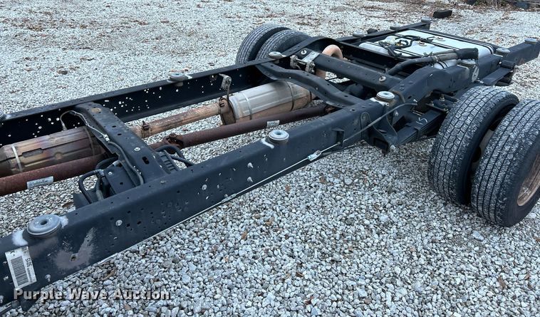image for item NE9627 2017 Ford E450 Super Duty  van cab and chassis