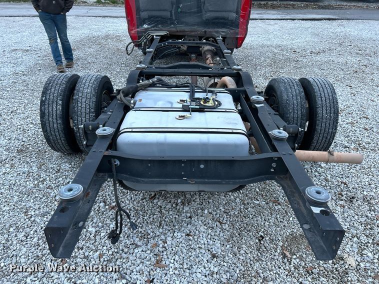 image for item NE9627 2017 Ford E450 Super Duty  van cab and chassis