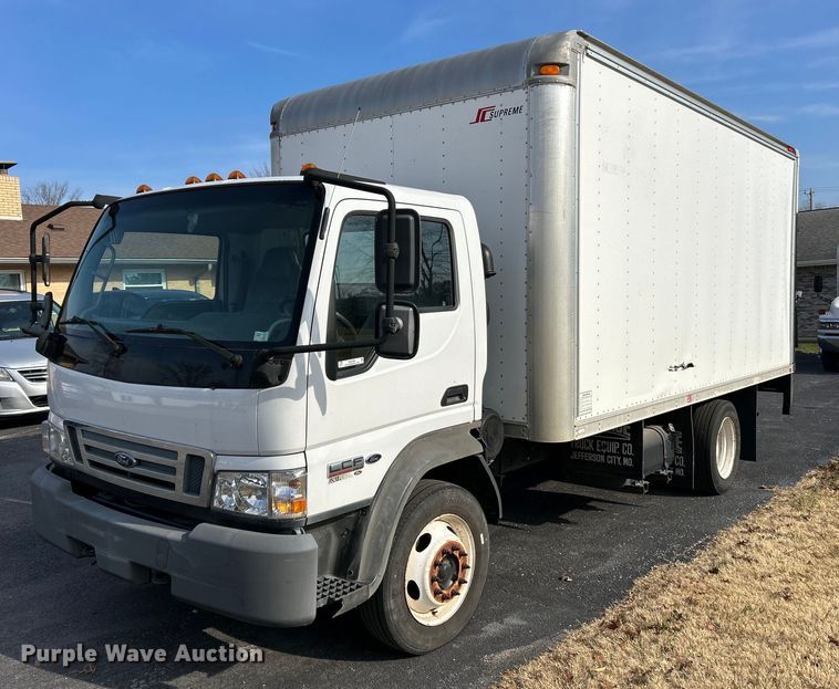image for item NE9636 2006 Ford LCF  box truck