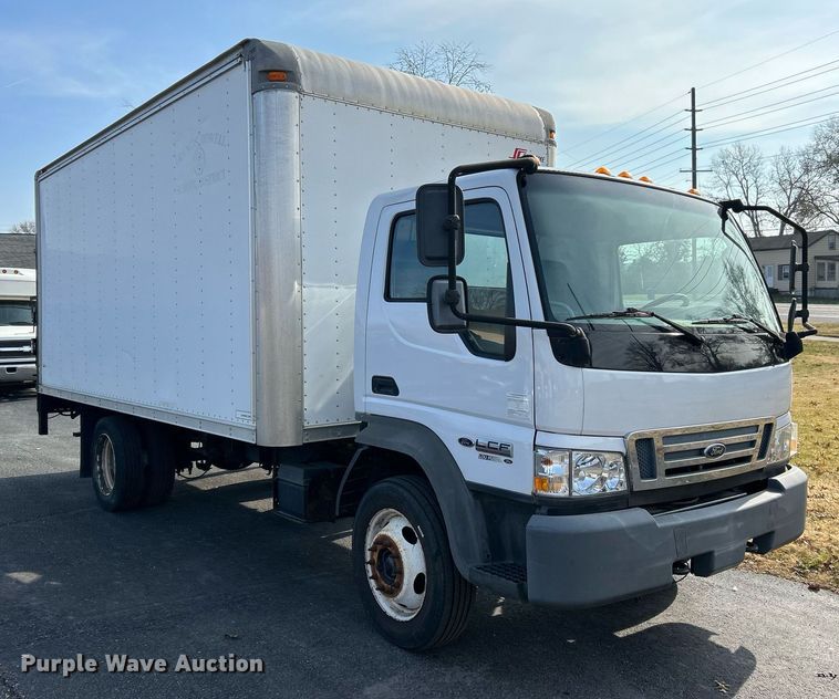 image for item NE9636 2006 Ford LCF  box truck