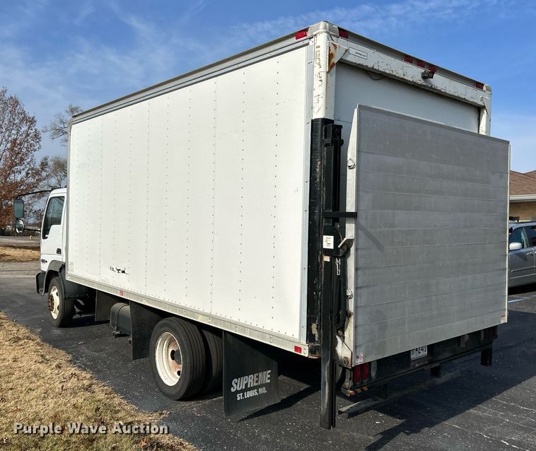 image for item NE9636 2006 Ford LCF  box truck